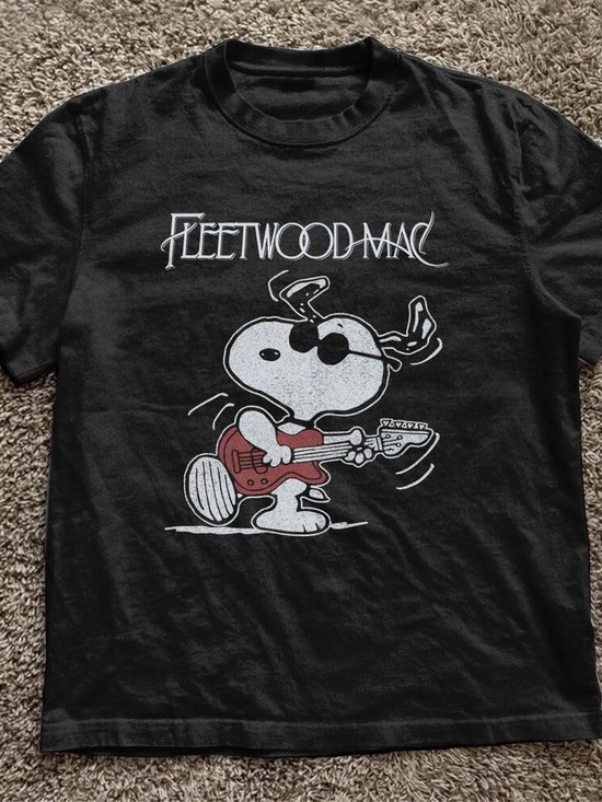 Gildan Tops - Gildan Black Fleetwood Mac Snoopy Graphic Tee with Red Guitar